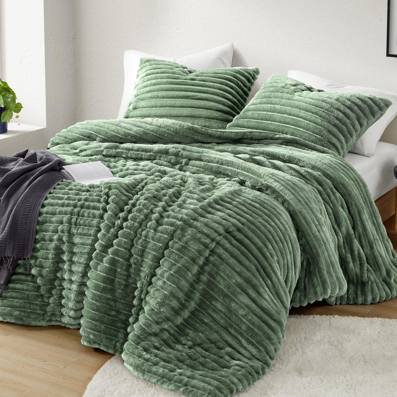 Intelligent Design Queen Comforter Set, Cozy Plush Bedding, Microfiber Reverse, 3 Piece, Lightweight, Super Soft Ribbed Velvet Comforter 2 Shams, All Season Fluffy Bed Set, Avril, Full/Queen Green - Image 1