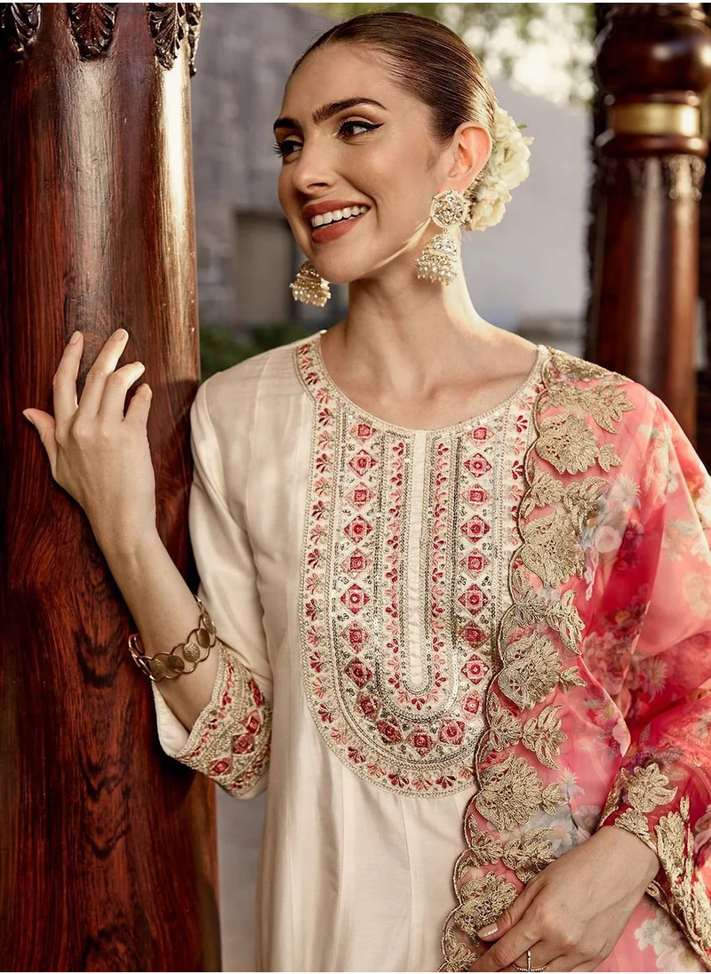 ISHIN Women OFF-WHITE Kurta Set with Duppatta
