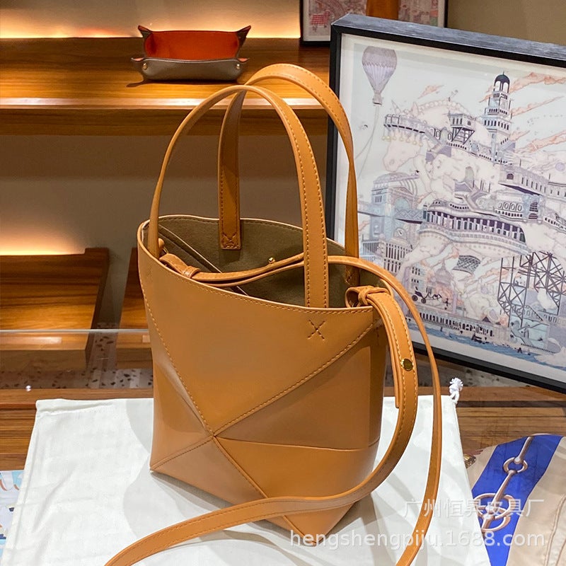 Genuine Leather Folding Tote Bag Fashionable Large Capacity Deformed Geometric Tote Bag Shoulder Crossbody Portable Bucket Bag Women'S Bag - Image 4