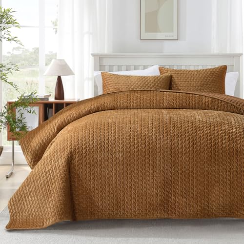 Grassix Velvet Quilt Set King Size 3 Pieces Cross Stitch Quilts Bedding Set Summer Lightweight Comforter Set Luxury Soft Bedspread and Coverlet with 2 Shams for All Season Gold Caramel