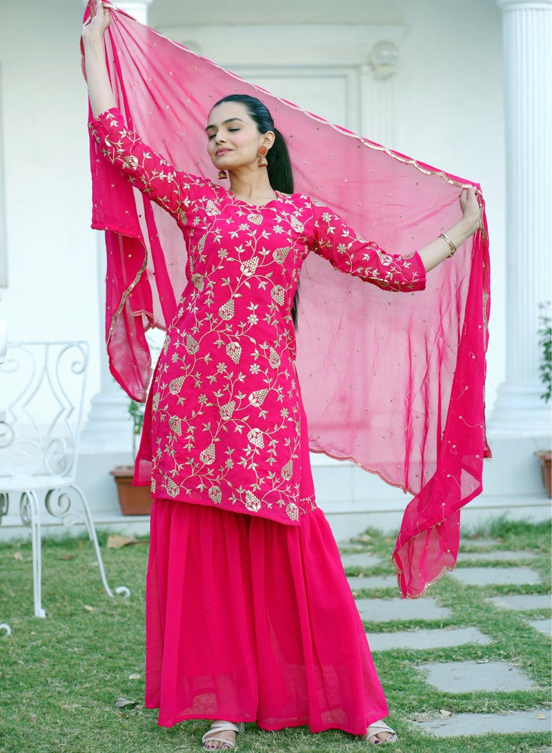 بدلة شرارة مع أعمال مطرزة متسلسلة - Image 3