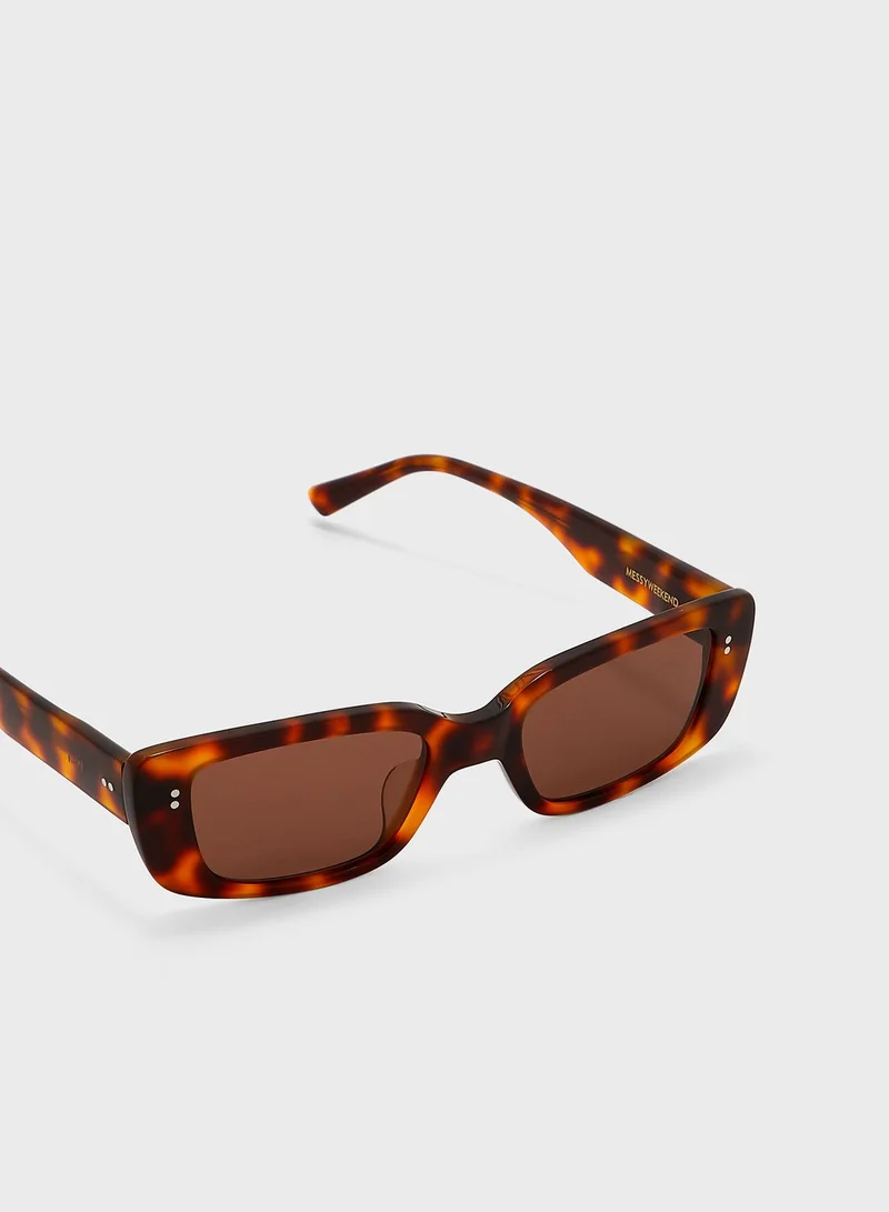 MESSYWEEKEND Grace Shape Sunglasses