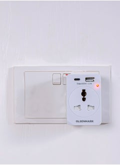 Olsenmark Olsenmark Universal Adaptor- OMES1889, ABS Housing, Copper Parts and Pin, Global Compatibility, 1 UK, 2 UK Adaptors, 2 Way USB  - Image 3