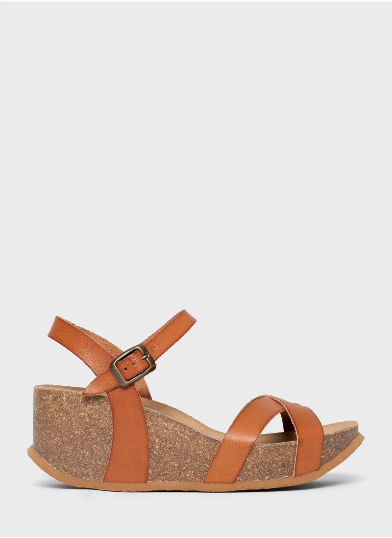 بيتون Venus Mid Heel Wedges