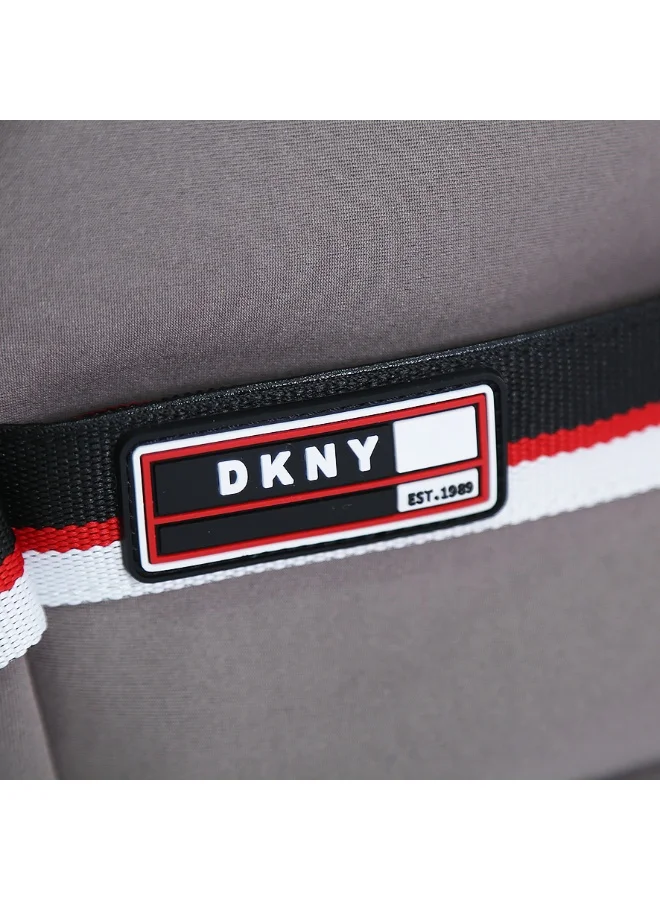 دكني حقيبة مستحضرات تجميل دي كي إن واي