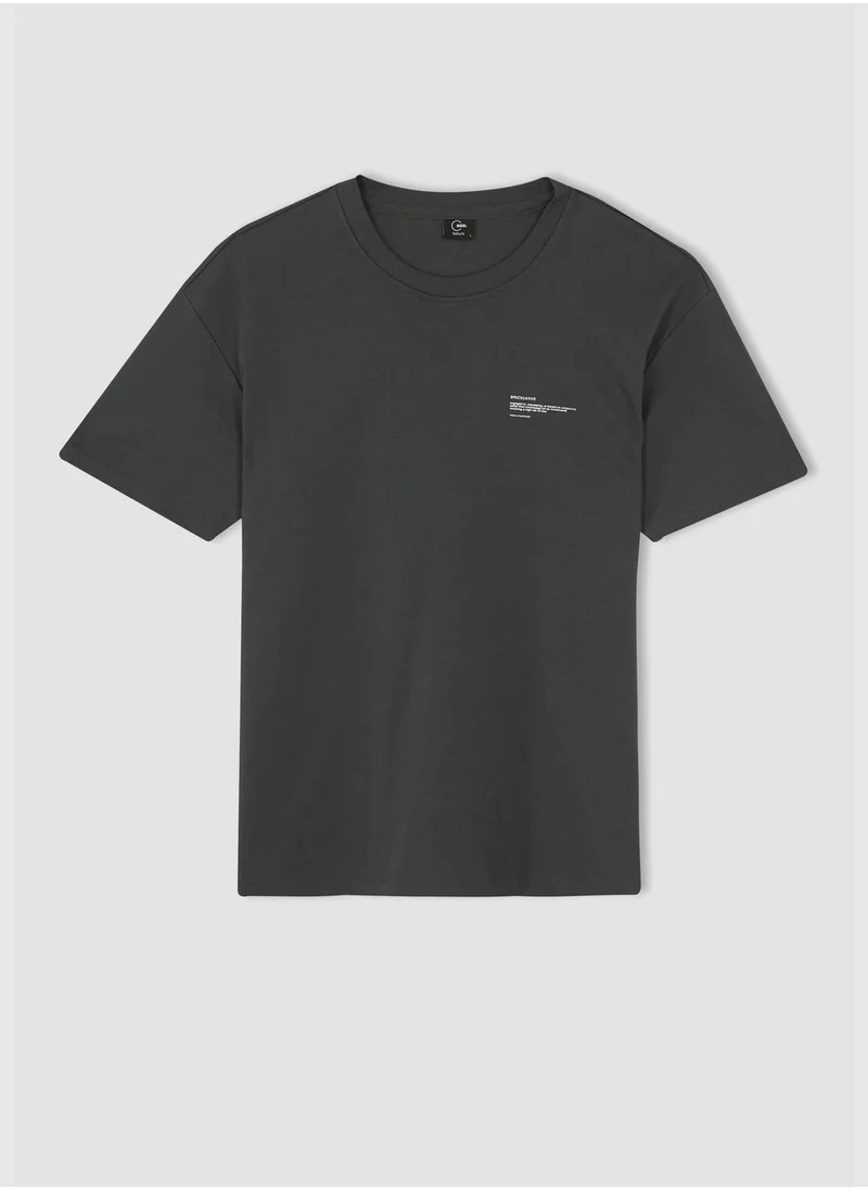 ديفاكتو Boxy Fit Short Sleeve Minimal Print T-Shirt
