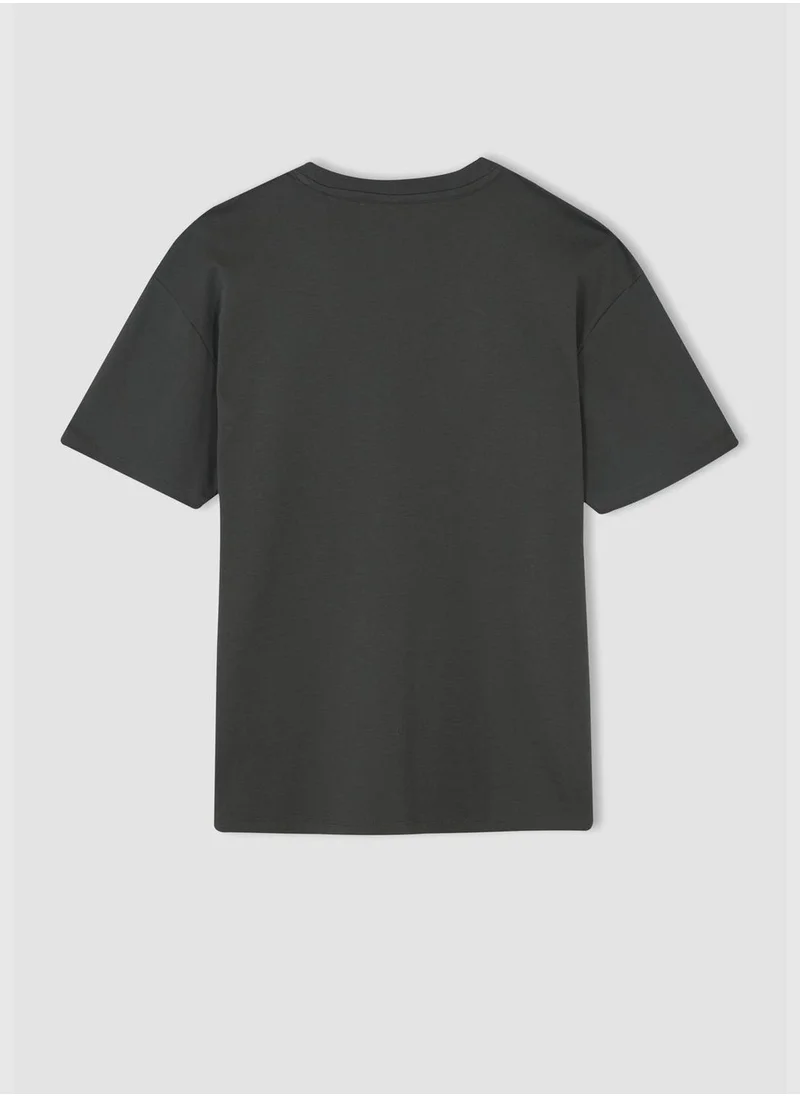 ديفاكتو Boxy Fit Short Sleeve Minimal Print T-Shirt