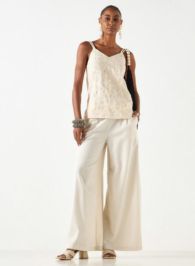 تواكستريمز بلوزة بتفاصيل زهور وحمالات رفيعة من تو إكستريمز - Image 2