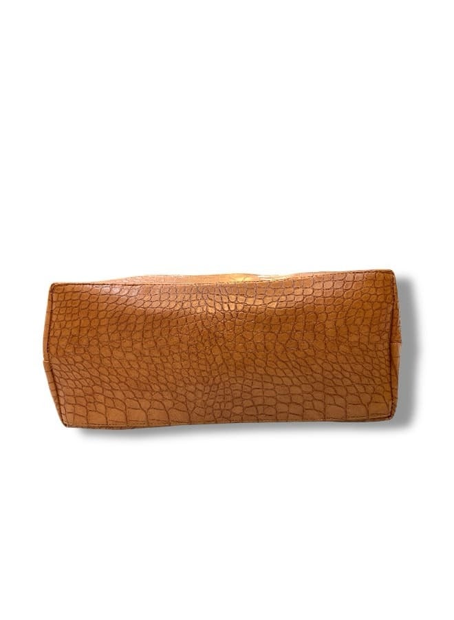 Luxurious Handbag Set with Elegant Textured Design - Image 4