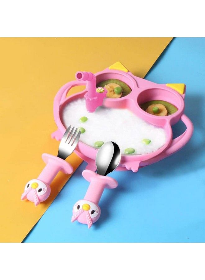 StarAndDaisy أطباق أطفال مع شفاطات من السيليكون مع مقسمات شفط للأطفال خالية من مادة BPA آمنة للاستخدام في الميكروويف وغسالة الأطباق مع مجموعة من الملاعق (وردي فاين كيتي) - Image 1