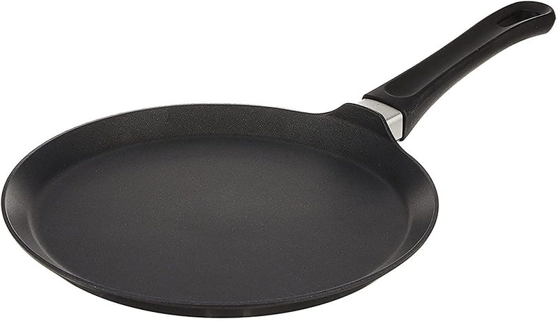 SCANPAN مقلاة كريب غير لاصقة كلاسيكية 10 بوصة - متوافقة مع مواقد الغاز والكهرباء، آمنة للأدوات المعدنية، آمنة للاستخدام في الفرن حتى 500°F، آمنة في غسالة الصحون، سوداء - Image 2