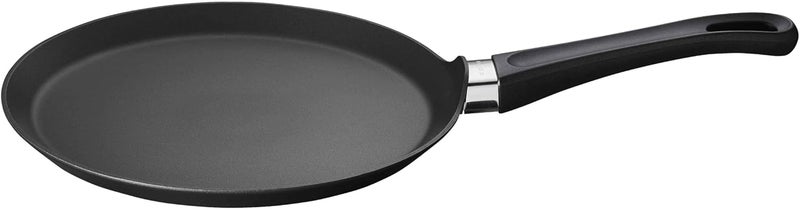 SCANPAN مقلاة كريب غير لاصقة كلاسيكية 10 بوصة - متوافقة مع مواقد الغاز والكهرباء، آمنة للأدوات المعدنية، آمنة للاستخدام في الفرن حتى 500°F، آمنة في غسالة الصحون، سوداء - Image 1