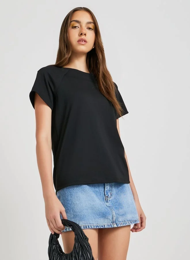 تايك تو تيشيرت سادة بياقة دائرية بقصة عادية