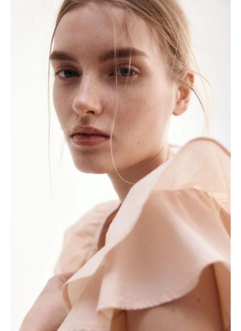 H&M Broderie anglaise blouse