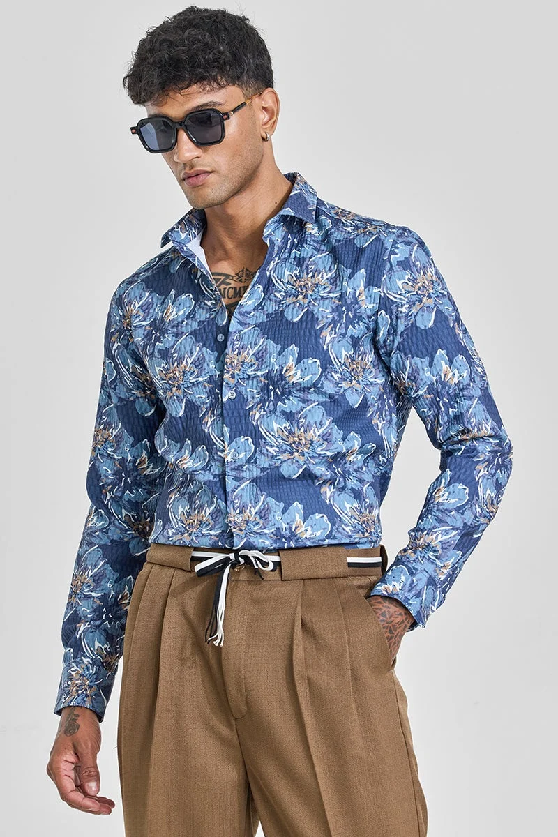 سنيتش قميص أزرق بنقوش زهور بقصة ضيقة