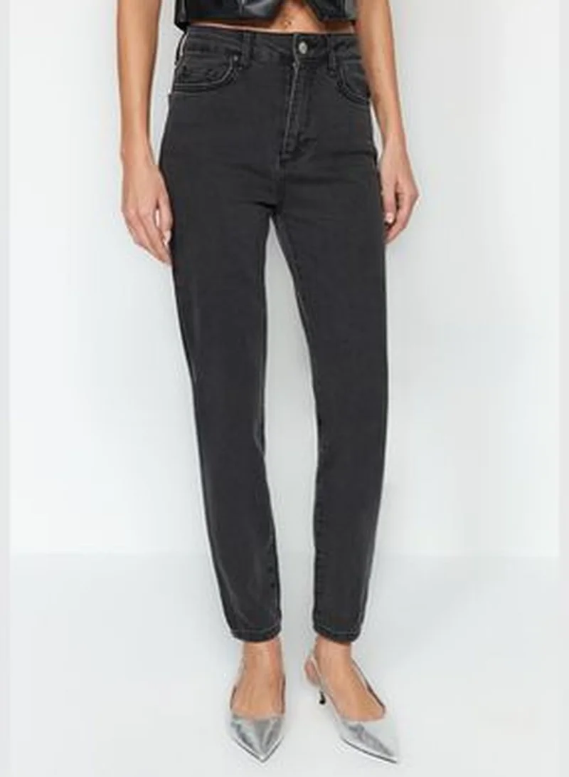 trendyol Black High-waisted Skinny Jeans with Berry TWOAW24JE00276