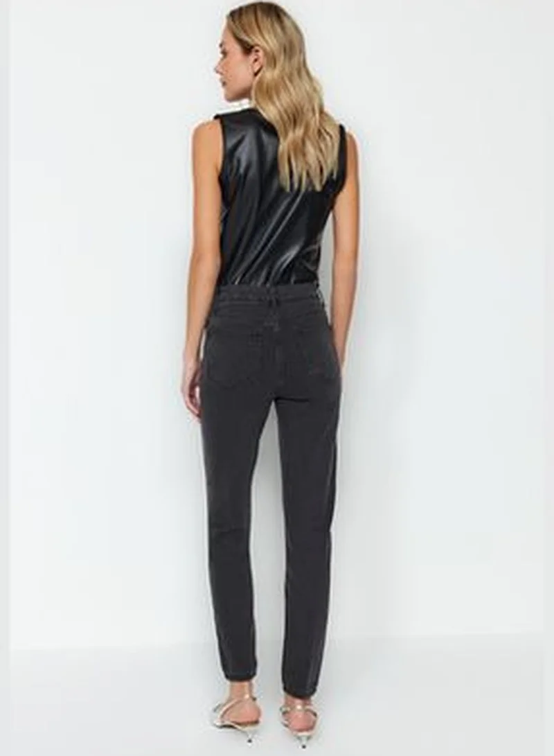 trendyol Black High-waisted Skinny Jeans with Berry TWOAW24JE00276
