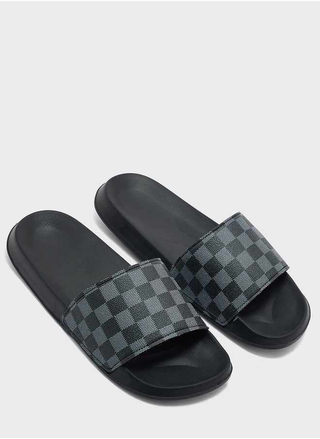 سفنتي فايف صنادل كاجوال بطبعة مربعات - Image 2