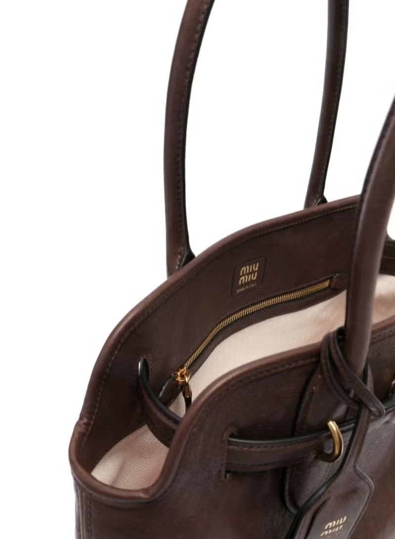 مياو مياو حقيبة ميو أفينتور من جلد النابا، حقيبة توت نسائية، حقيبة كتف نسائية، حقيبة يد نسائية، حقيبة كروس نسائية، حقيبة سفر نسائية، بني غامق - 40 سم - Image 3