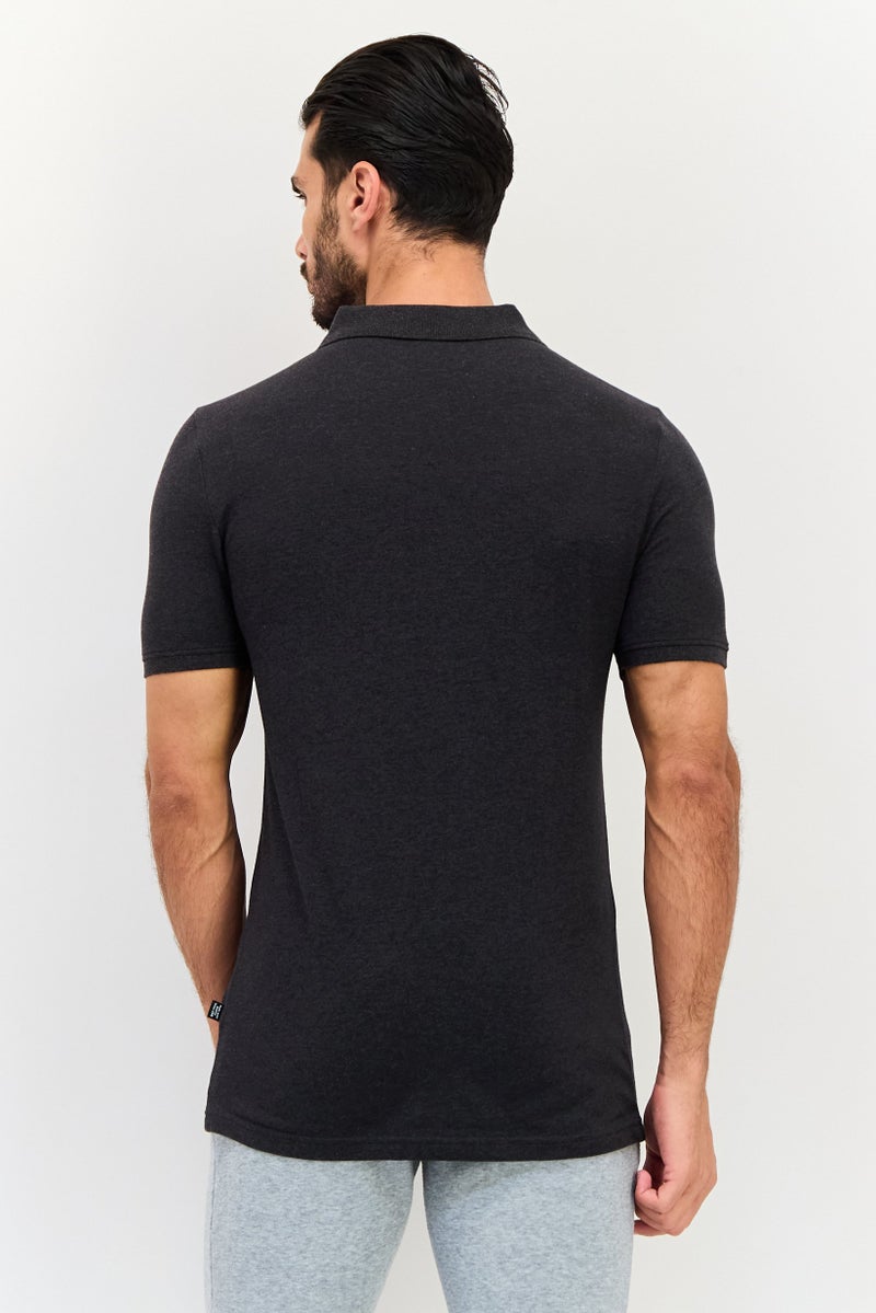 PUMA قميص بولو خارجي بأكمام قصيرة للرجال بقصة ضيقة، رمادي داكن - Image 3