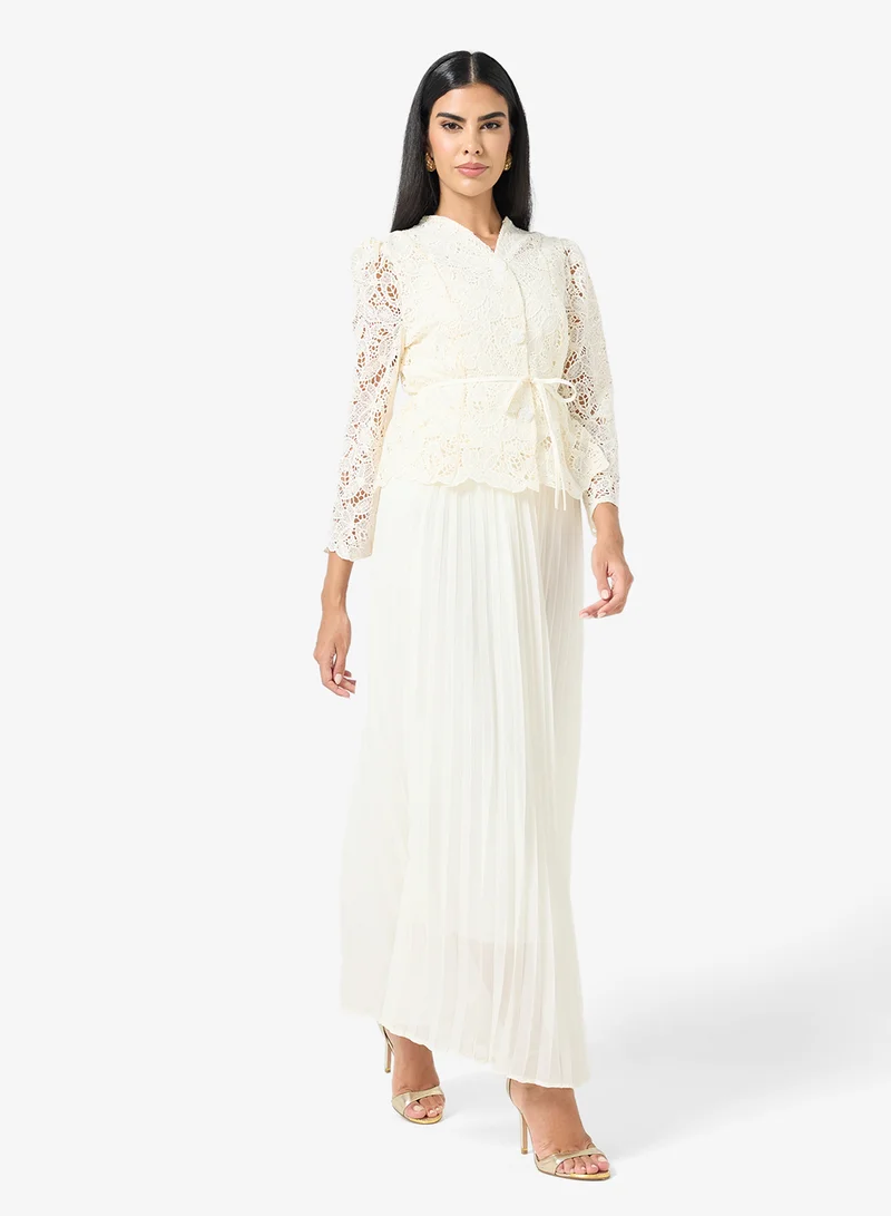 خزانة Lace Top & Skirt Set