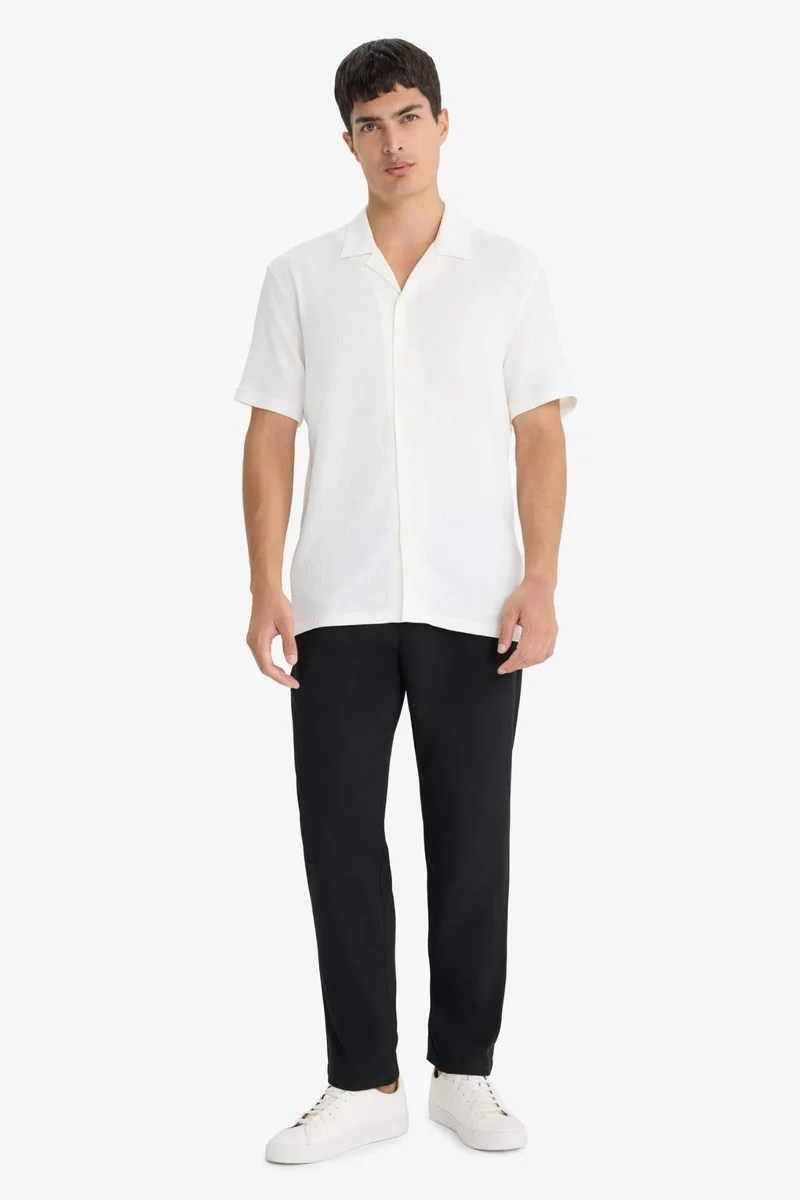 ديفاكتو Modern Fit Polo Collar Short Sleeve Shirt