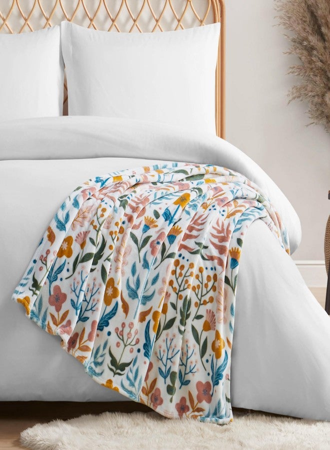 Jessica Simpson Plush 50"X70" Throw Blanket - Mila Floral - Luxurious Plush Blanket for Ultimate Comfort and Cozy Warmth - Image 4