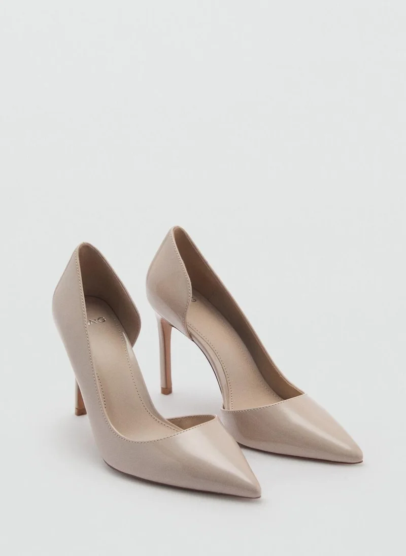 مانجو Asymmetrical patent leather court shoes