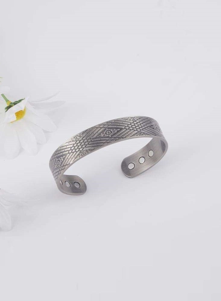 Vintage Silver Tone Magnetic Copper Bracelet - Antique Geometric Pattern Adjustable Cuff  - Image 4