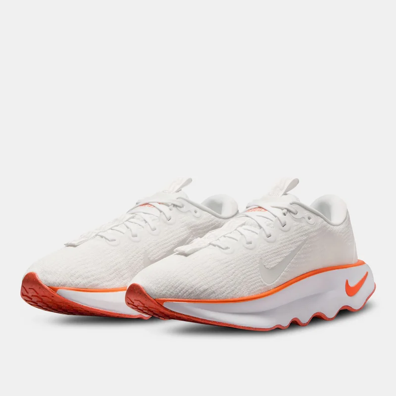 نايكي حذاء موتيفا للمشي للنساء