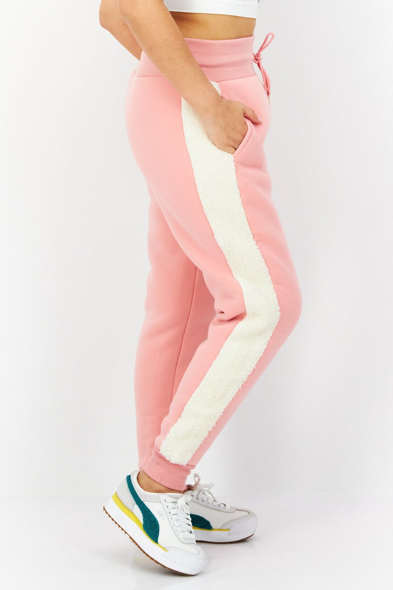 Bearpaw سروال رياضي نسائي من الفليس المنقوش، وردي - Image 2