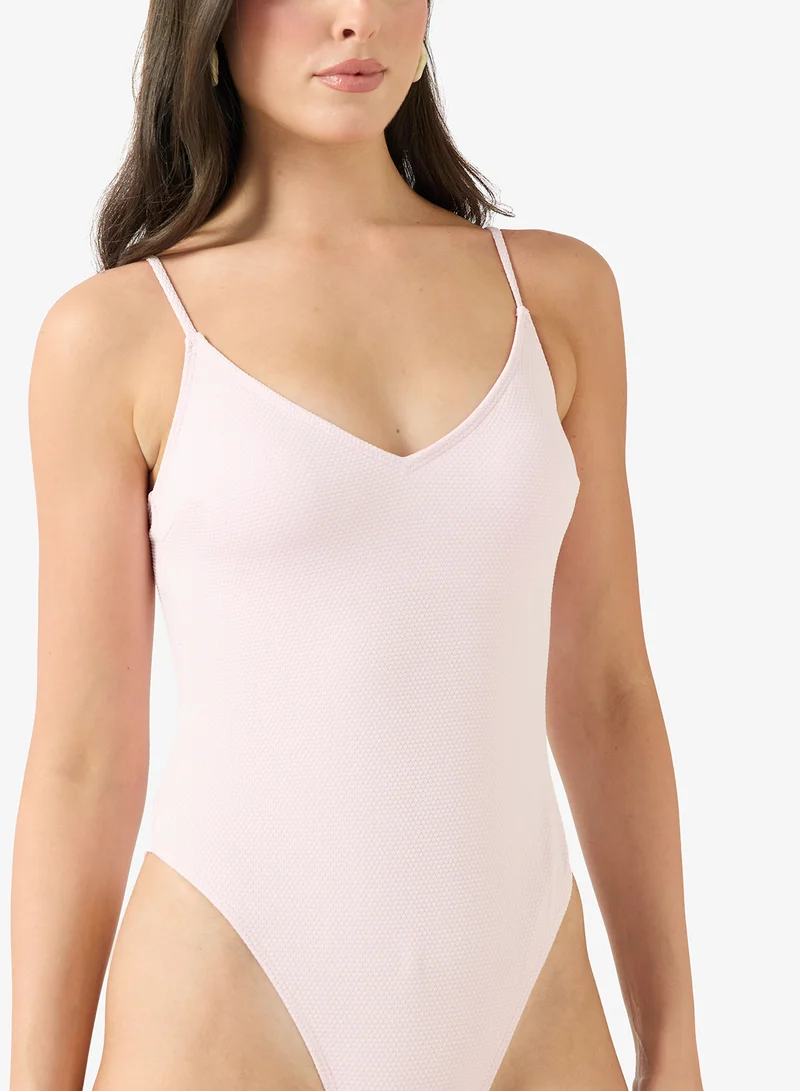 جينجر Strappy V Neck Swimsuit