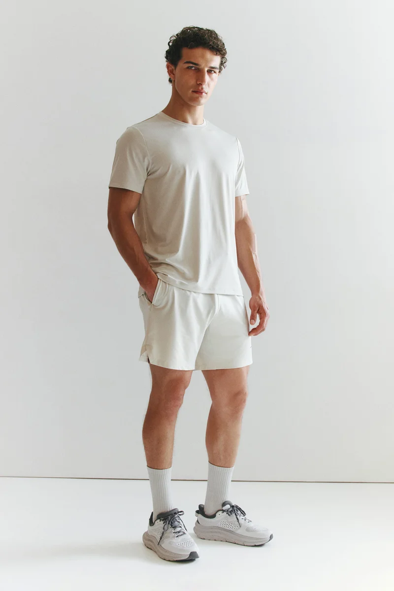 Sports shorts in DryMove™