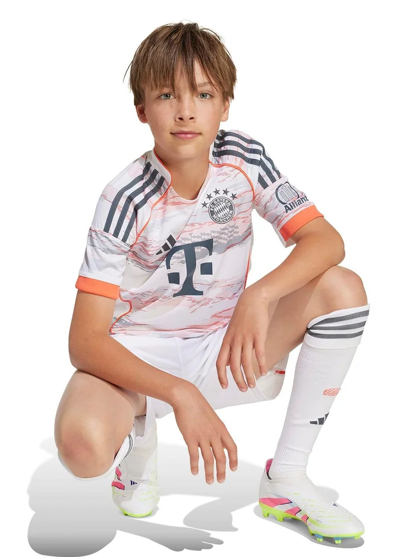 adidas قميص أبيض للأطفال بأكمام قصيرة