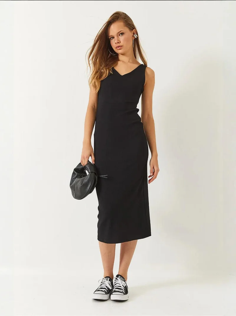 Bianco Lucci LUCCI V-Neck Ribbed Midi Dress