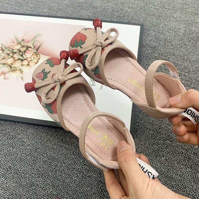 Girls' Sandals 2026 New Strawberry Shoes Children'S Little Princess Shoes Soft Sole Summer Baby Closed-Toe Internet Celebrity Style - Image 2