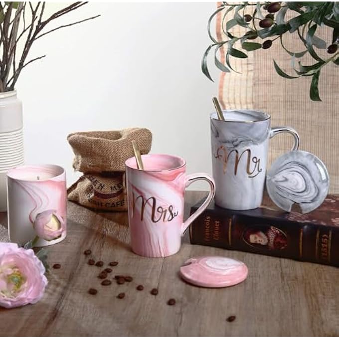 ALBISS أكواب قهوة السيد والسيدة هدايا زفاف للزوجين، أكواب سيراميك رخامية للعروسين سعة 14 أونصة لحفلات توديع العزوبية والخطوبة وحفلات الزفاف والذكرى السنوية للأزواج المتزوجين مع غطاء، ملاعق بطاقات المعايدة في صندوق جميل - Image 2