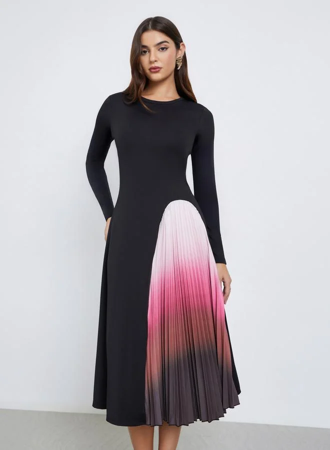 ستايلي فستان ميدي مطوي بتصميم تاي داي