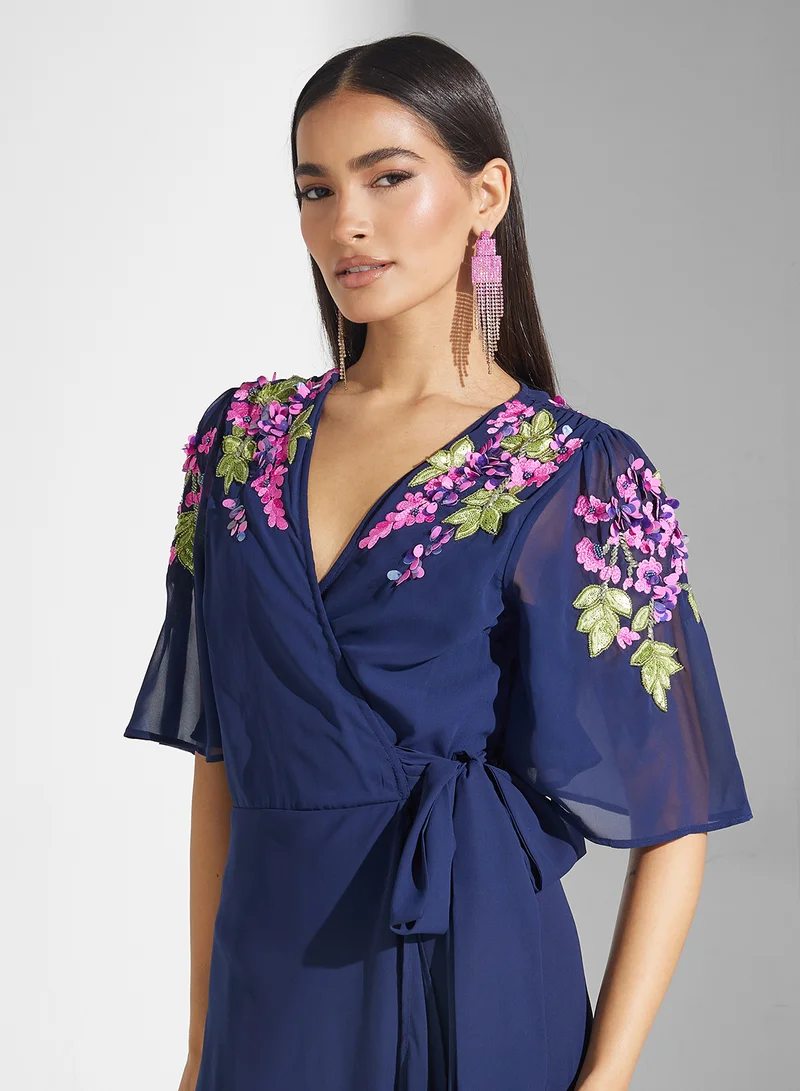 Hope & Ivy Floral Trimmed Dress