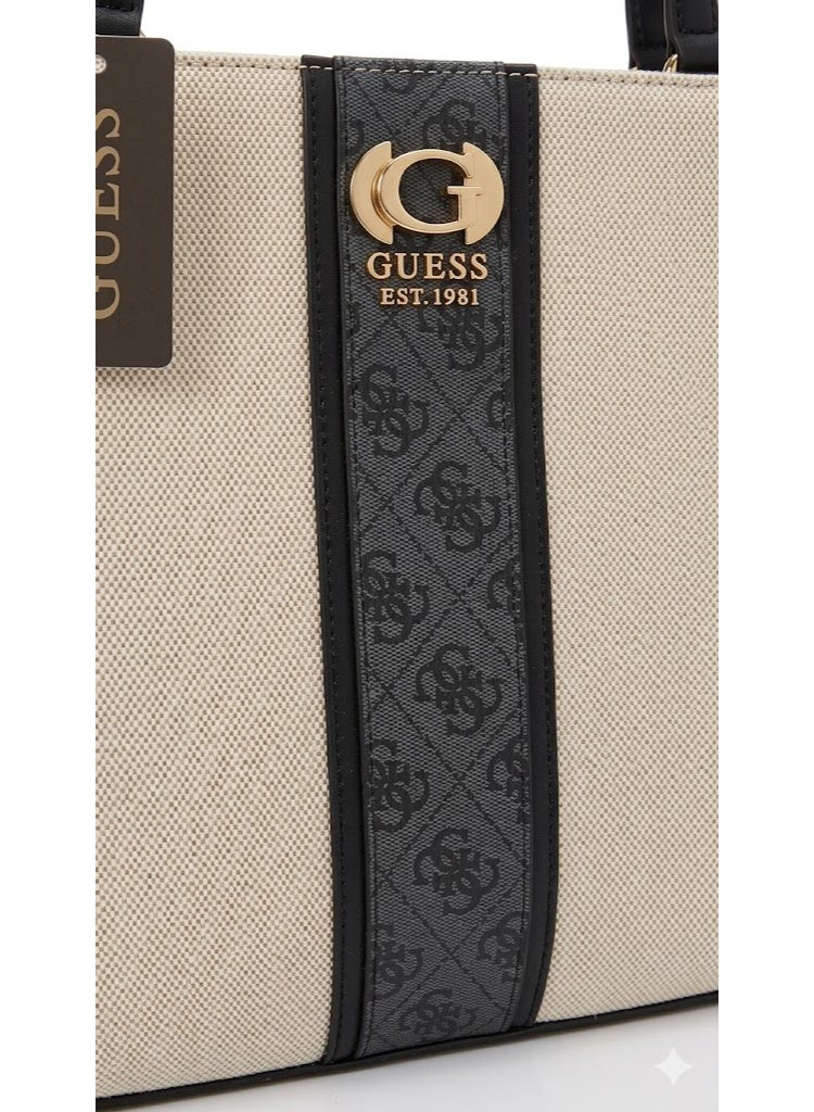GUESS حقيبة توت من غس للنساء بتصميم مونوغرام ثنائي اللون HWBB9348067 باللون الأسود - Image 3