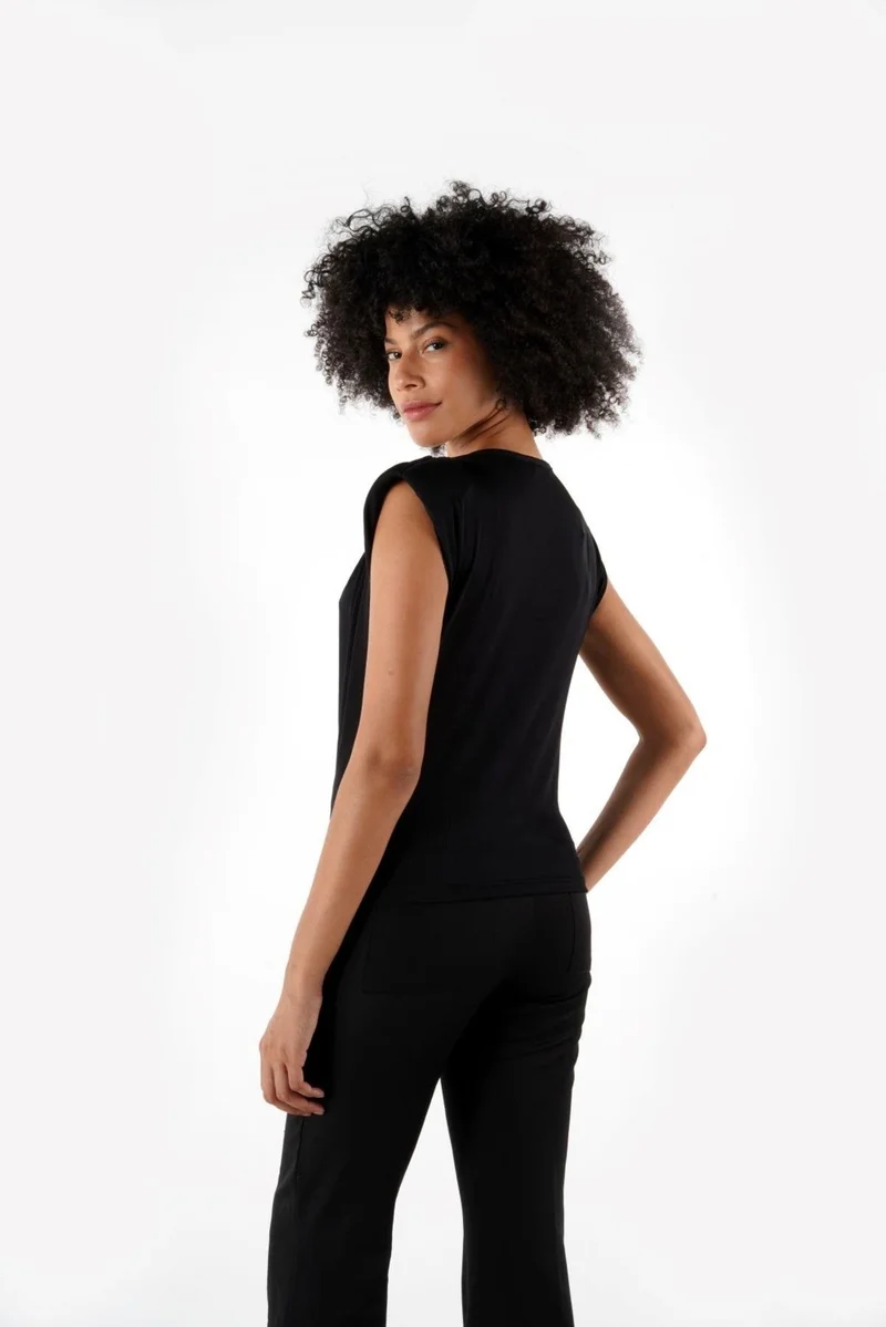 الكسندر جاردي Cowl Neck Padded Flowy Blouse (B24-0081)