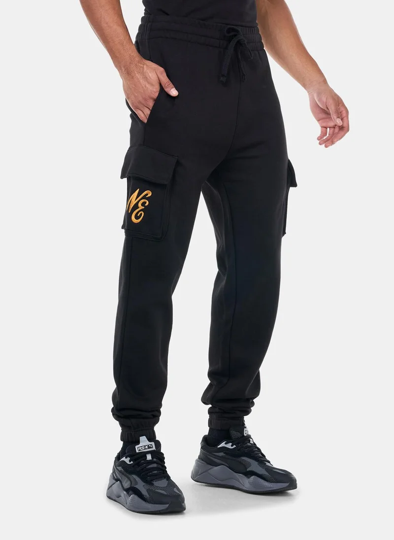 نيو ايرا Men's Script Cargo Joggers