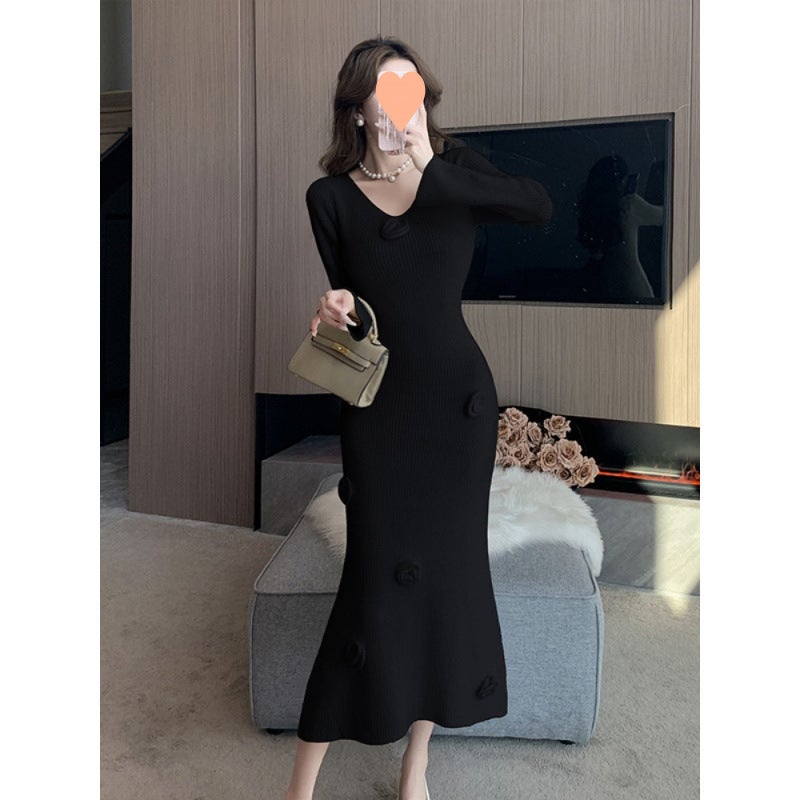 White V-Neck Knitted Long-Sleeved Dress for Women in Autum Coat with Bottoming Slim Fit Hip-Hugging Baby Mother Sweater Long Skirt black - Image 4