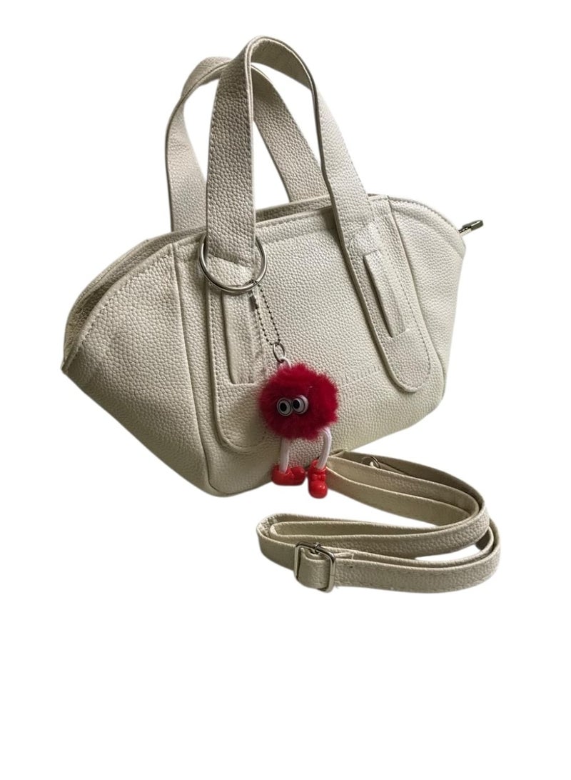 شنطة جلد حريمي هاند + كروس مع ميدالية – تصميم عصري عملي وأنيق - Image 4