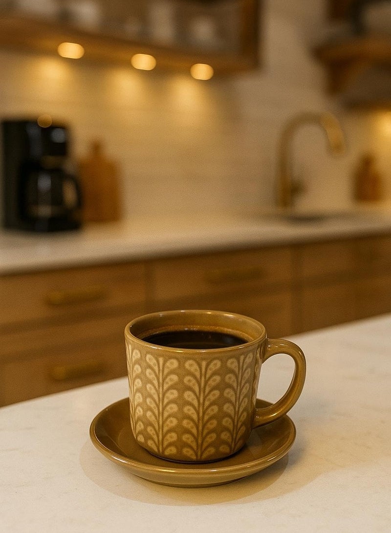 Porcelain Cups and Saucers Set of 6 - Elegant Design with Classic Pattern - Image 1