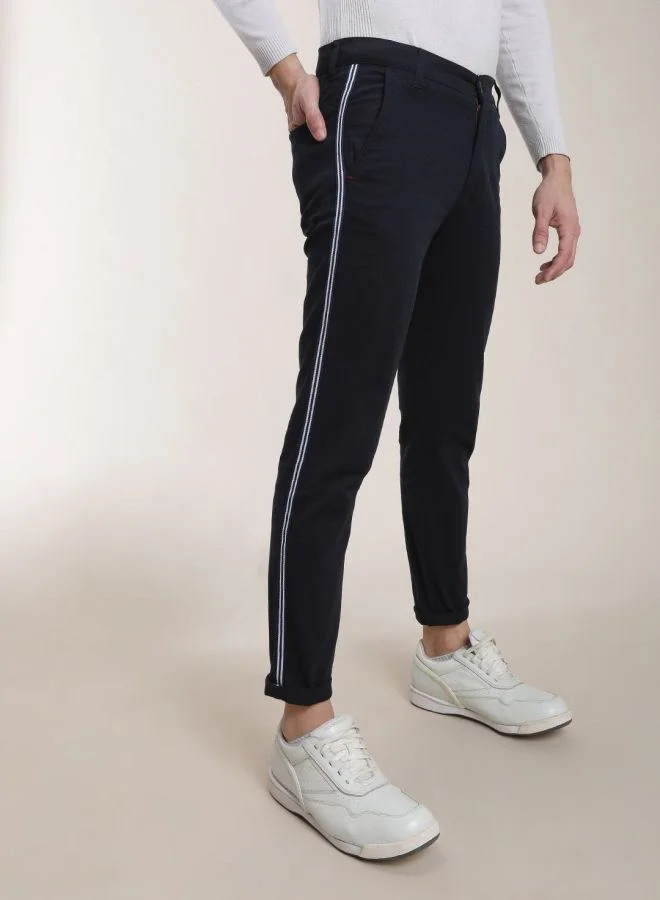 شركة المرآب الهندية Men Slim Fit Solid Mid-Rise Chinos