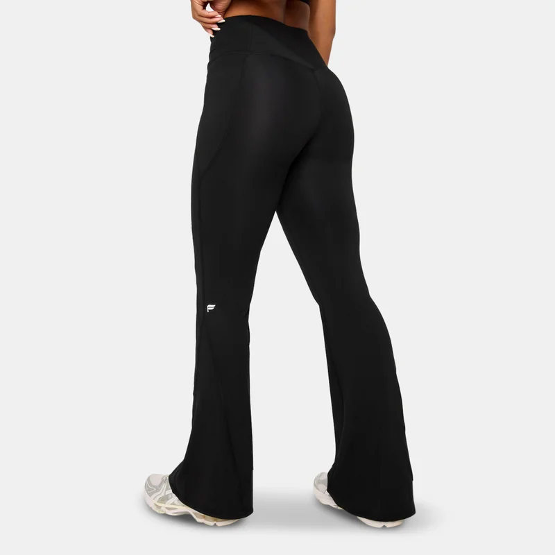 Fabletics ليقنز كروس أوفر واسع من الأسفل Oasis PureLuxe للنساء