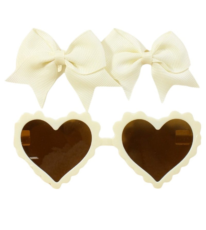 دىدانيالا طقم نظارات على شكل قلب ودبابيس شعر بشريط فيونكة من دانييلا ياسمين للأطفال والبنات - كريمي - Image 4