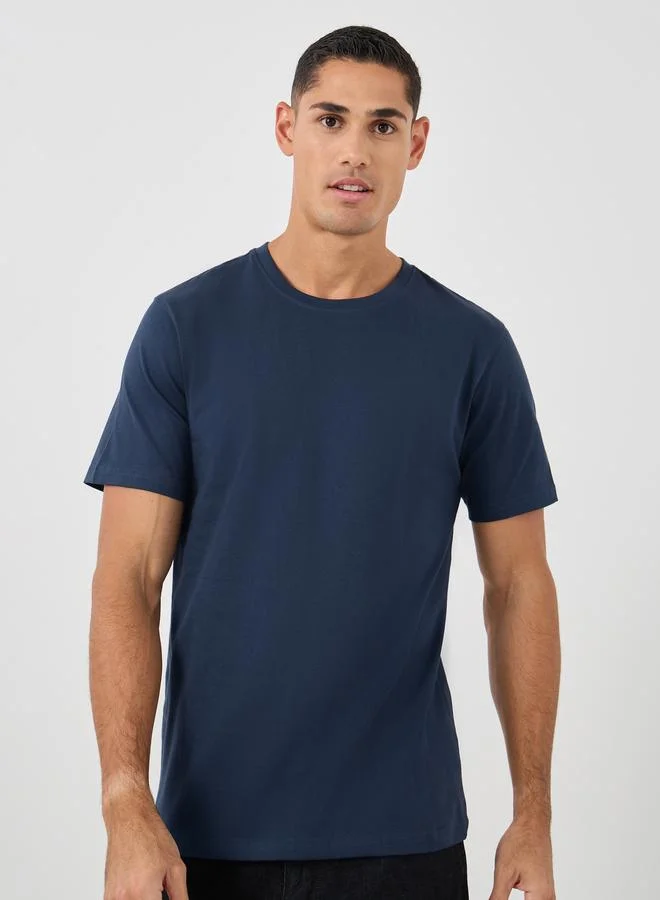 Styli Styli Pack of 2 - Solid Cotton Crew Neck Regular Fit T-Shirt