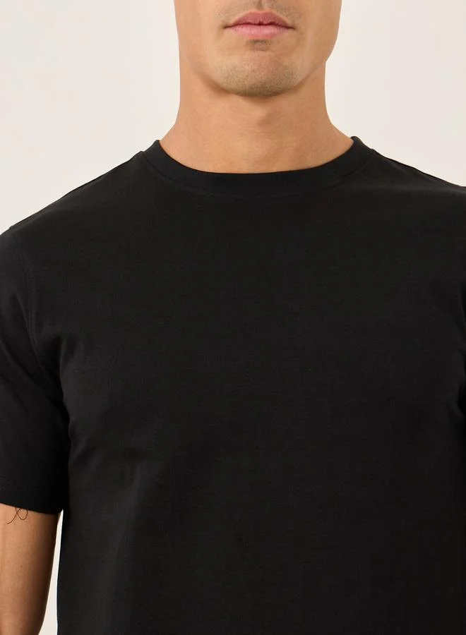 Styli Styli Pack of 2 - Solid Cotton Crew Neck Regular Fit T-Shirt